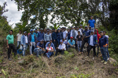 Director de UTEPDA realiza jornada de siembra en los PAD los Fríos y las Cañitas, provincia Azua