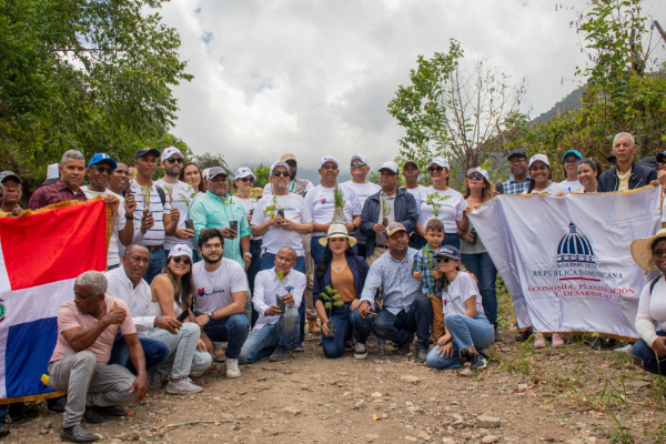 MEPYD, UTEPDA e INDESUR Realizan Jornada en Honor a Orlando Jorge Mera en el Municipio de Peralta